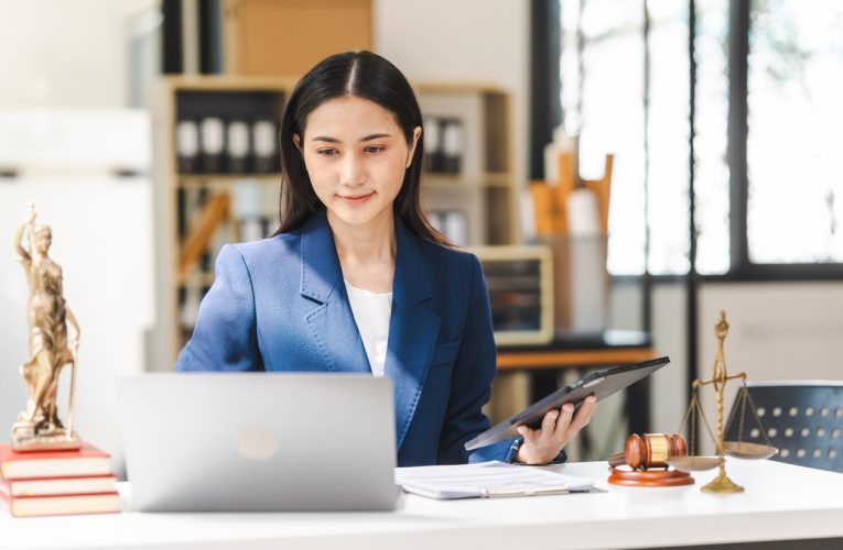 Legal Careers in Canada: Roles, Pathways, and Regulation